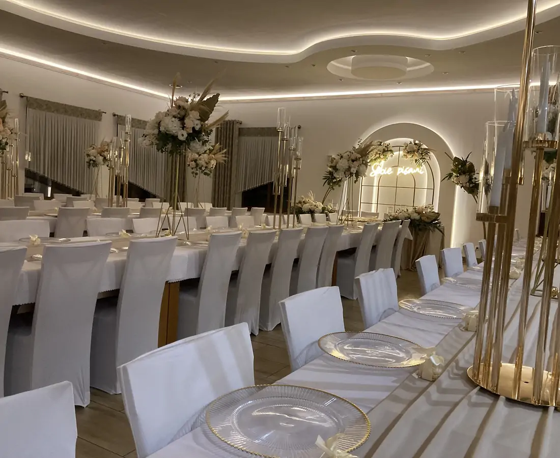 Sala Nowa przygotowana na przyjęcie weselne