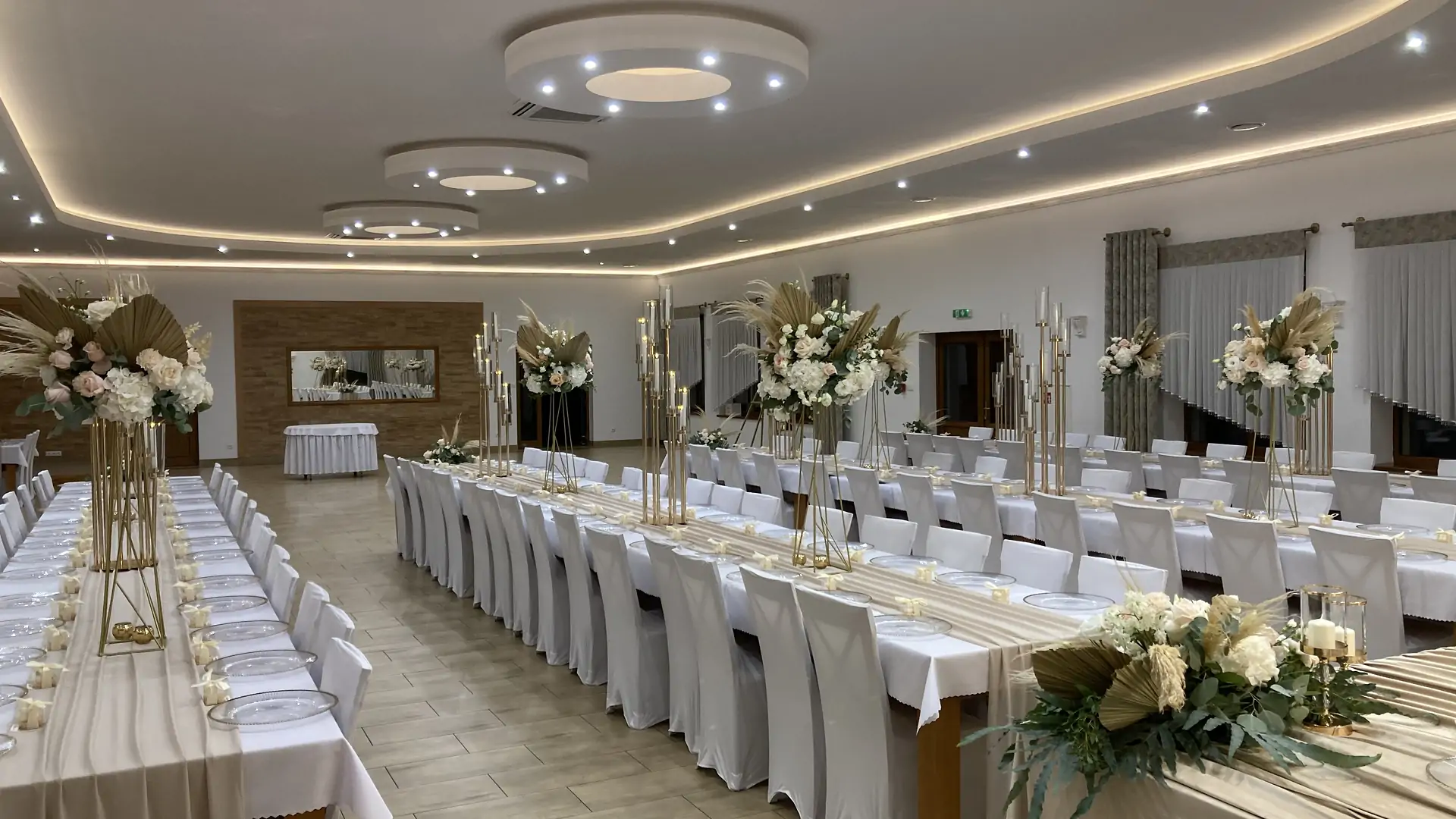 Elegancko przygotowana Sala Bankietowa Nowa w Tuchlinie